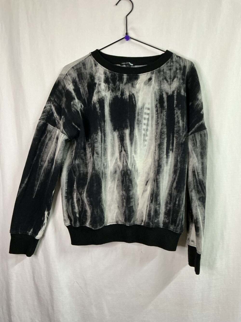 Fashion Nova Black and White Tie Dye Sweatshirt Size XS